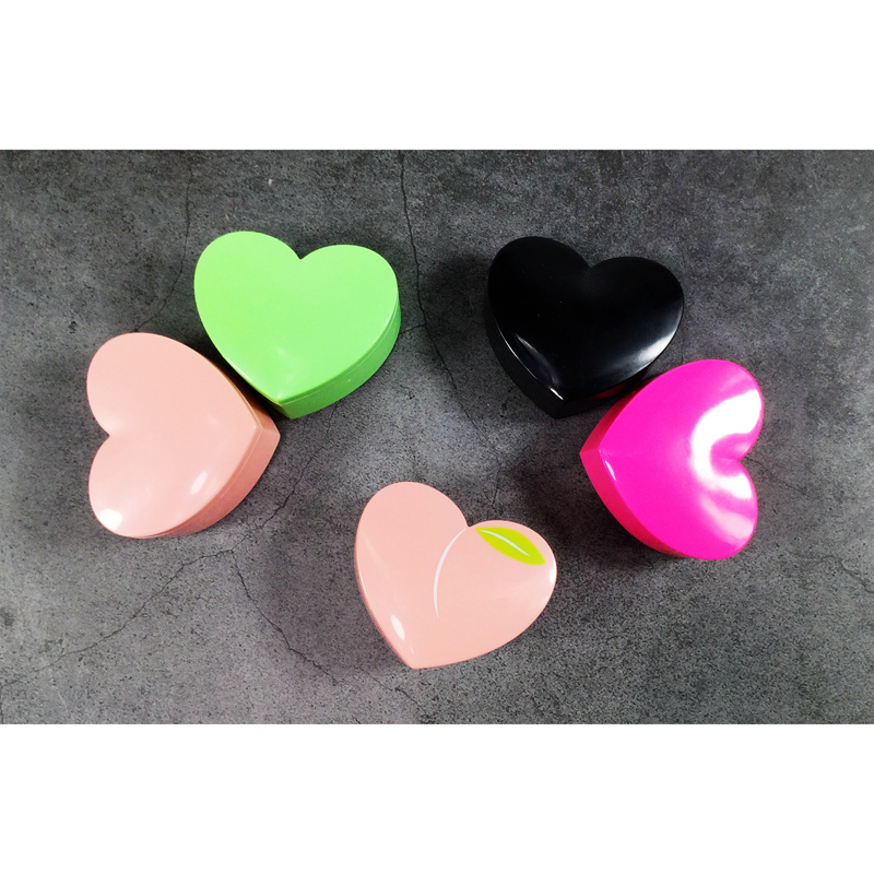 Sacapuntas manuales plásticos coloridos del maquillaje de la forma del corazón